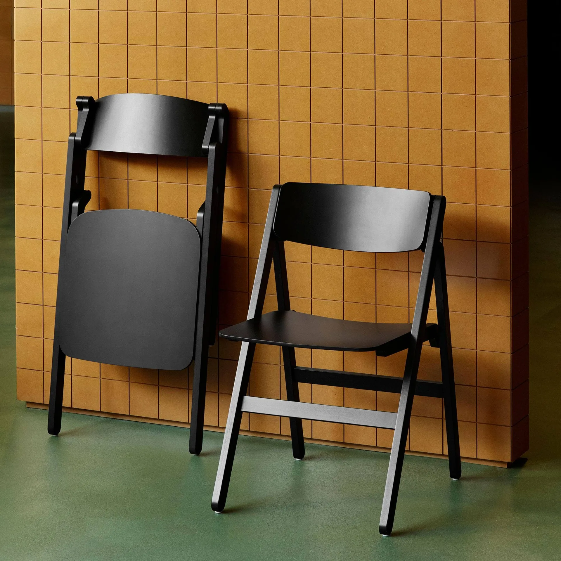 Backflip Chair tuoli, Anthracite-lakattu pyökki HAY