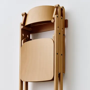 Backflip Chair tuolikiinnike seinään - Golden-lakattu pyökki - HAY