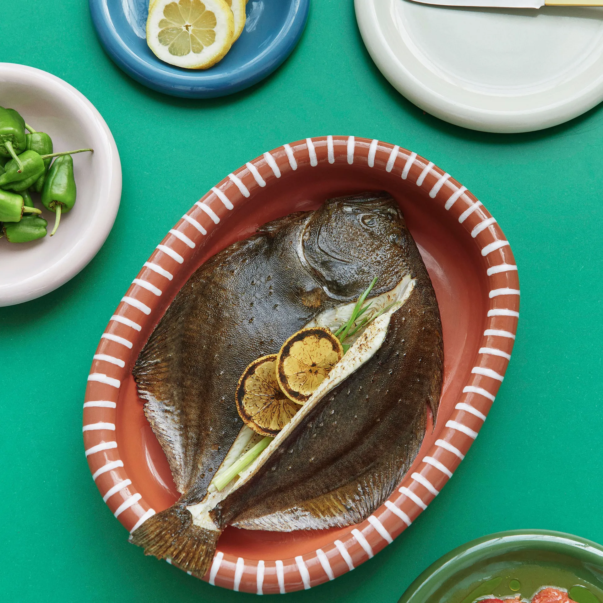 Barro ovaali tarjoiluvati, Natural with stripes, large 27x36 cm HAY