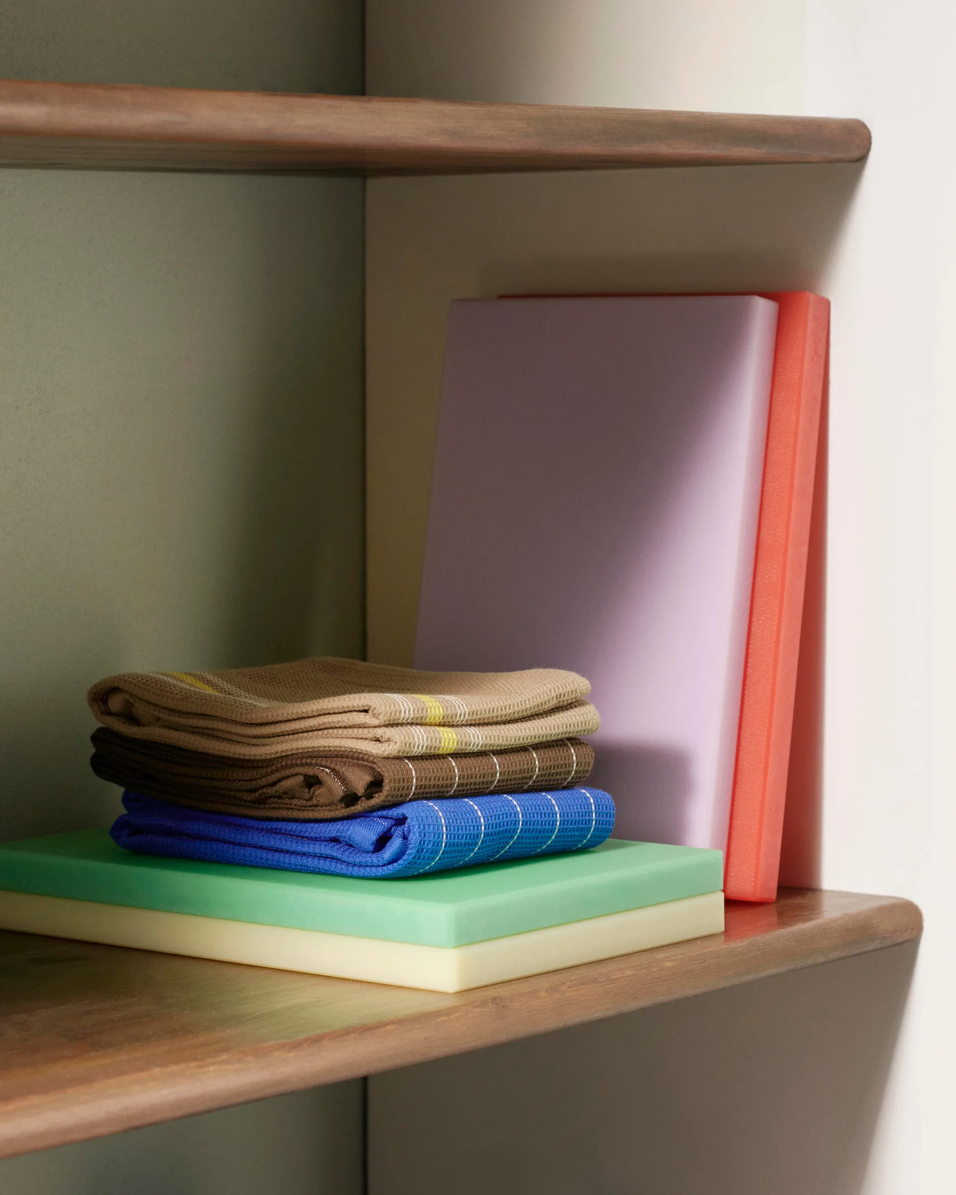 Chopping Board leikkuulauta M 20 x 30 cm, Red HAY