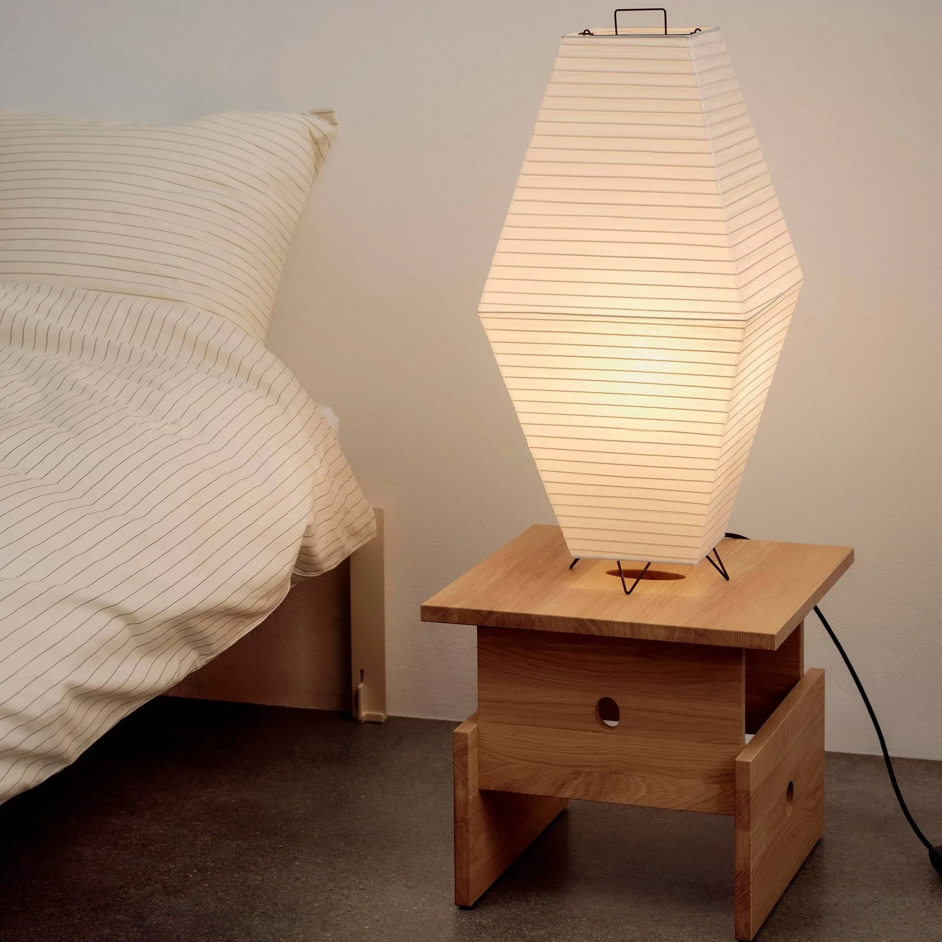 Paper Shade Prism varjostin lattia- ja pöytälamppuun, Classic white, 30×66 cm HAY