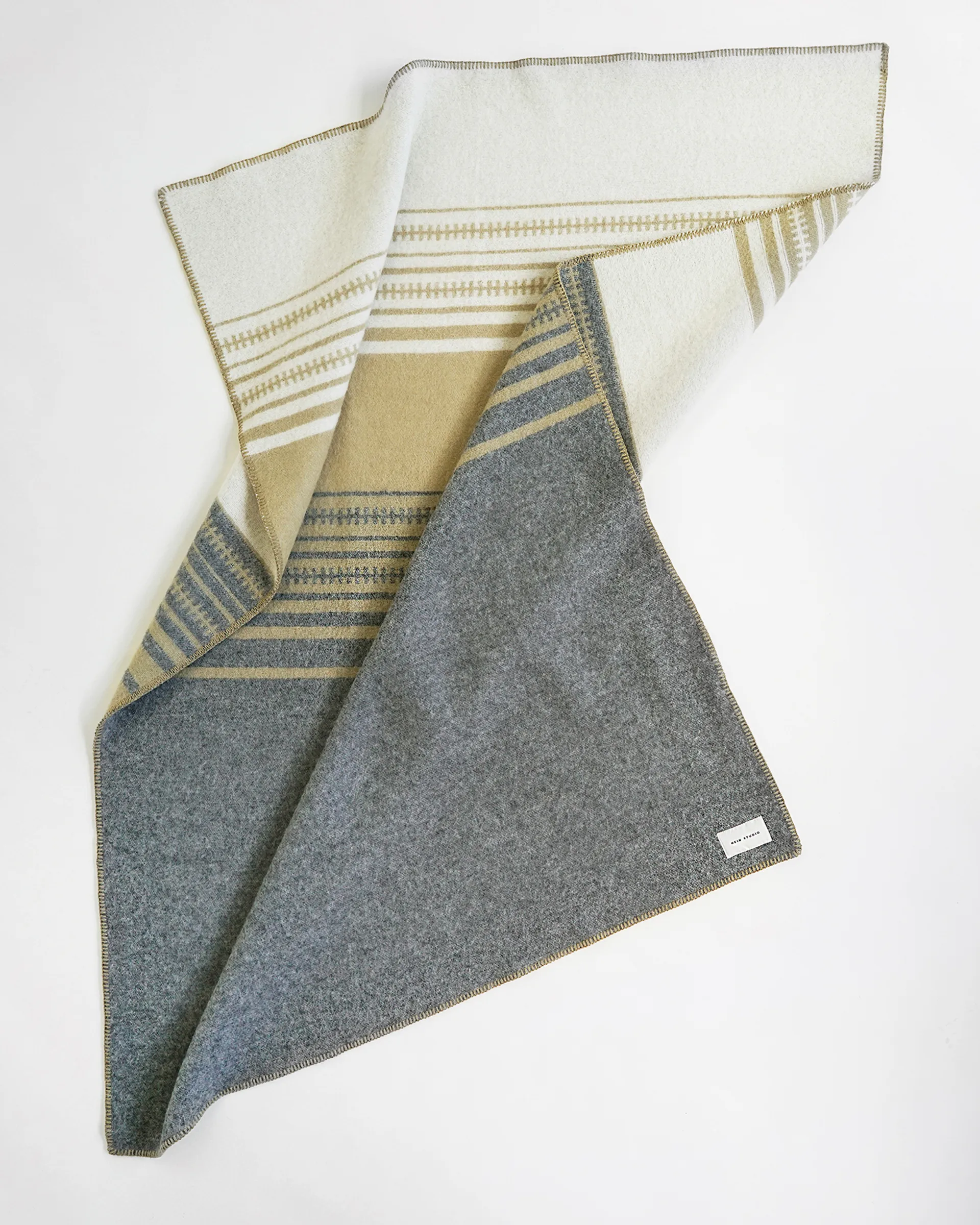 Aiyana viltti 130 x 180 cm, Nro 02 Hein Studio