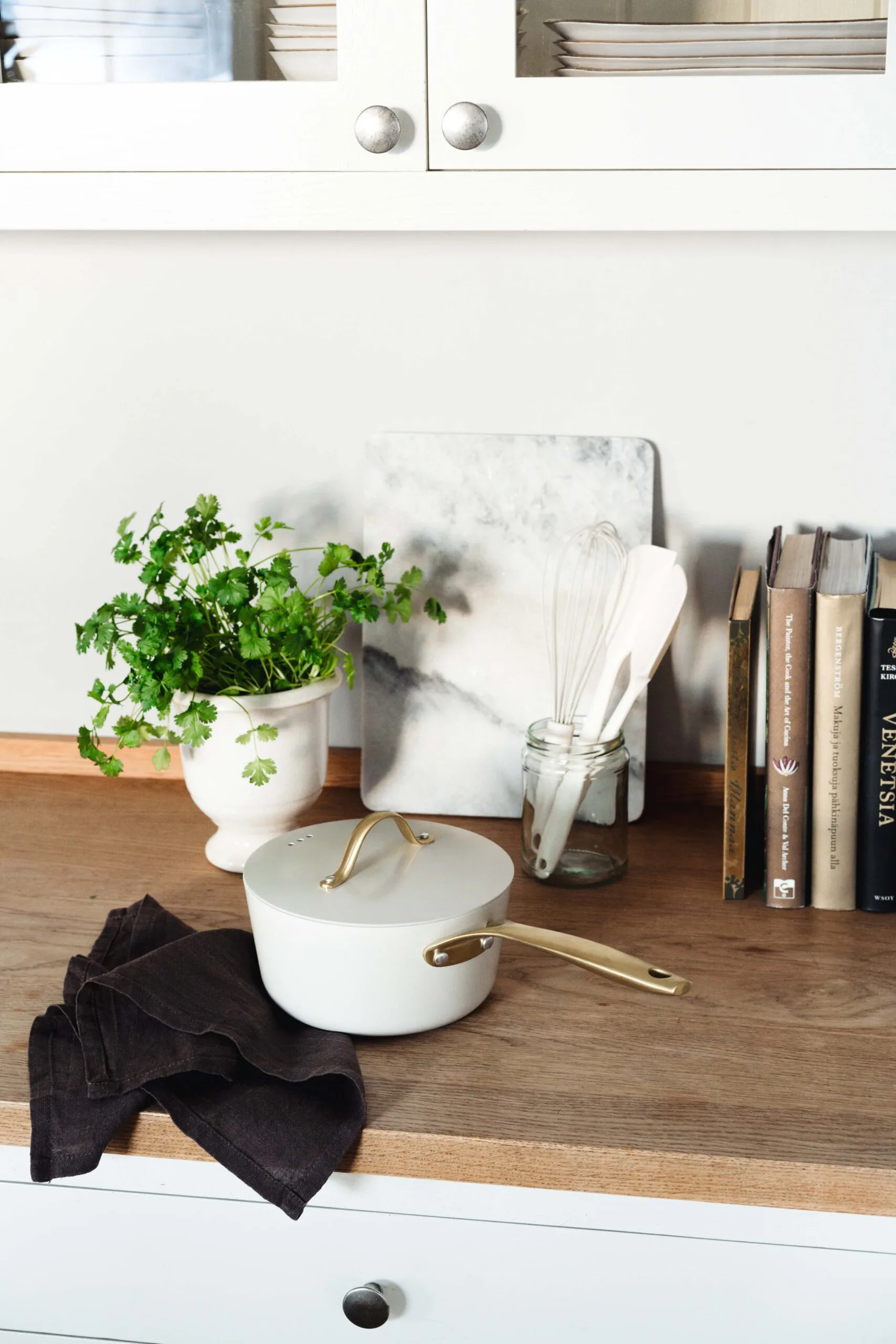 Heirol Royal Pearl kasari kannella Ø18 cm, Valkoinen-kulta Heirol