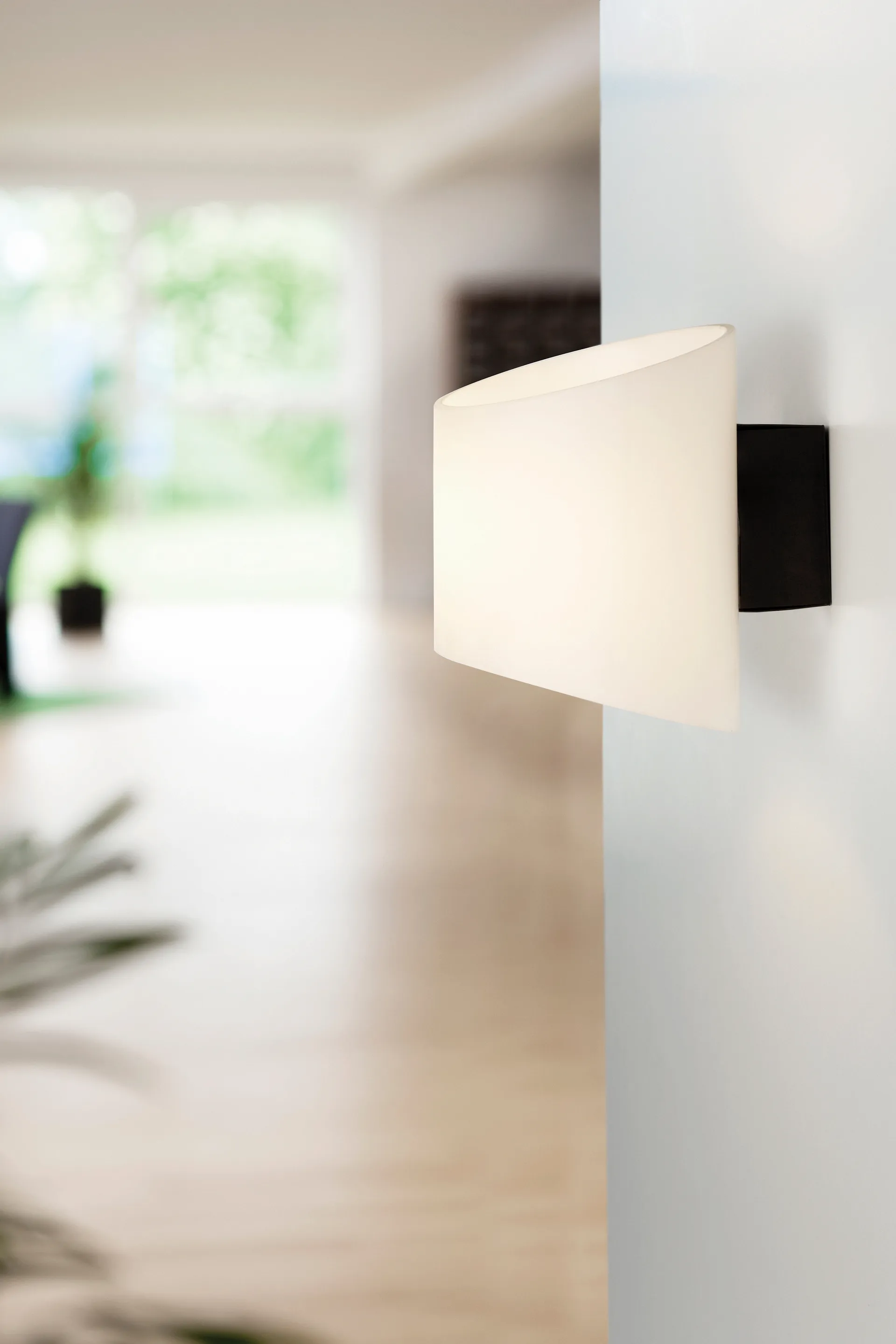 Evoke seinävalaisin ovaali, Antrasiitti-opaalilasi Herstal