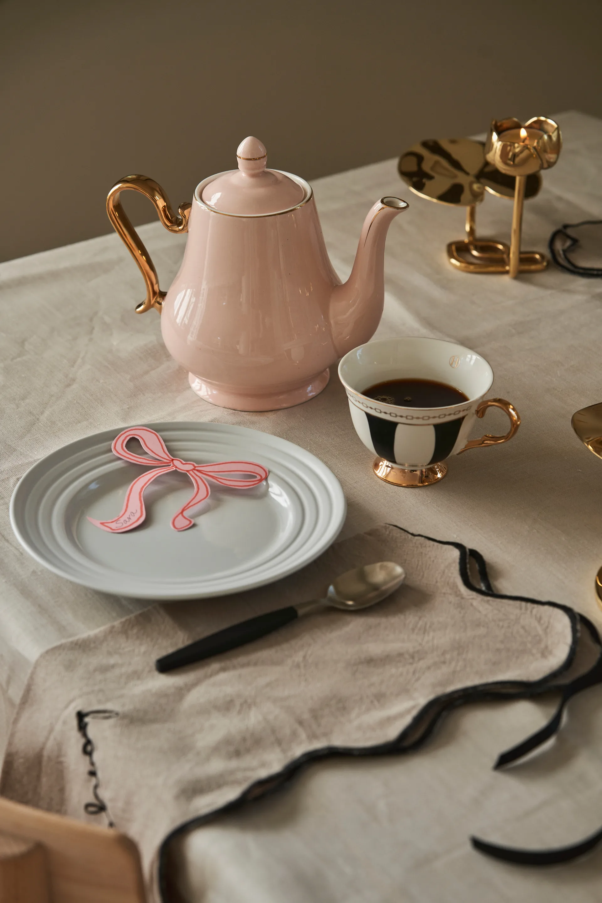 Strisce Nero kuppi ja aluslautanen, 22 cl Hilke Collection