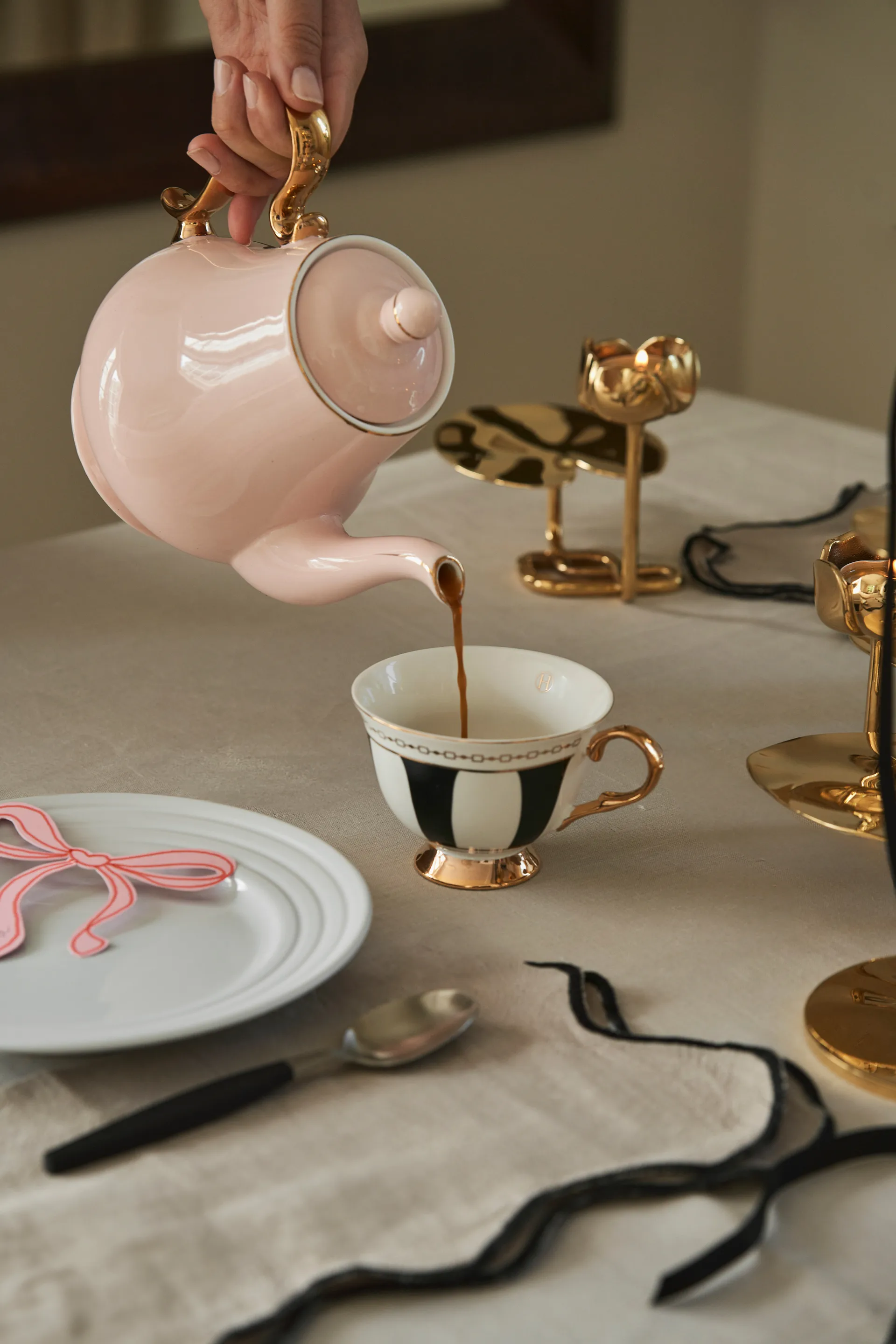 Strisce Nero kuppi ja aluslautanen, 22 cl Hilke Collection