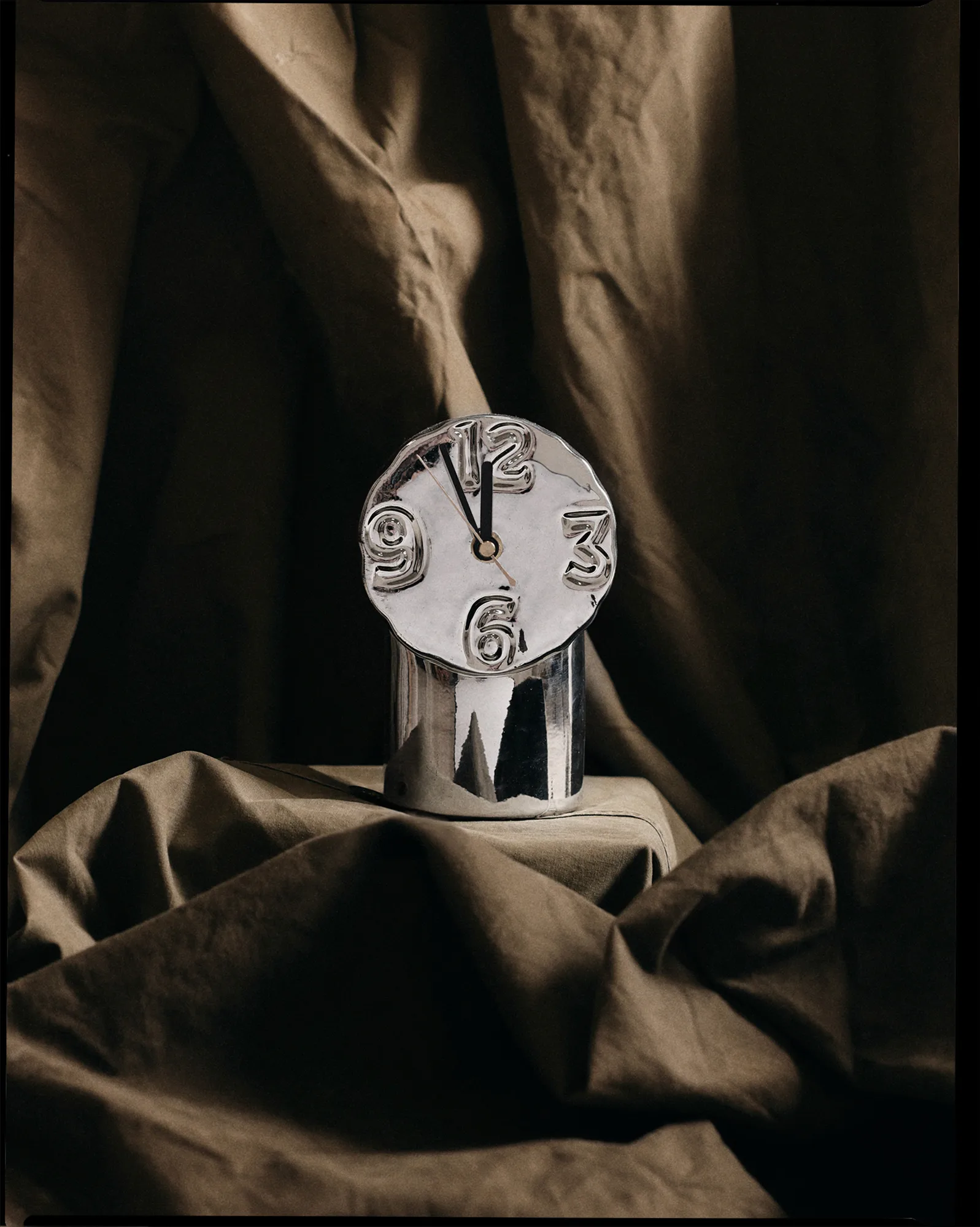 Retro keraaminen kello 17,5 cm, Chrome HKliving