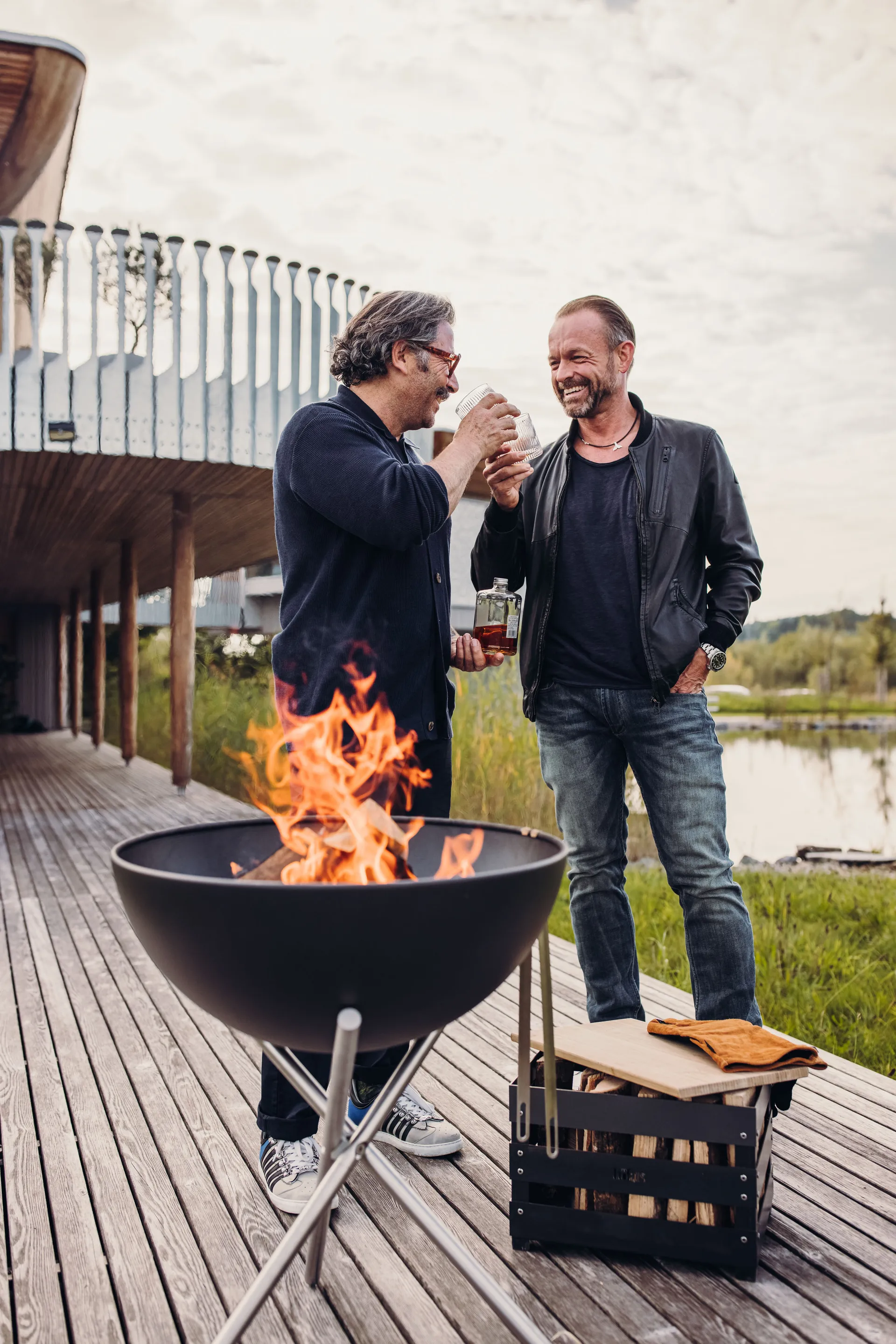 BOWL 57 kolmijalkateline, Hopea Höfats