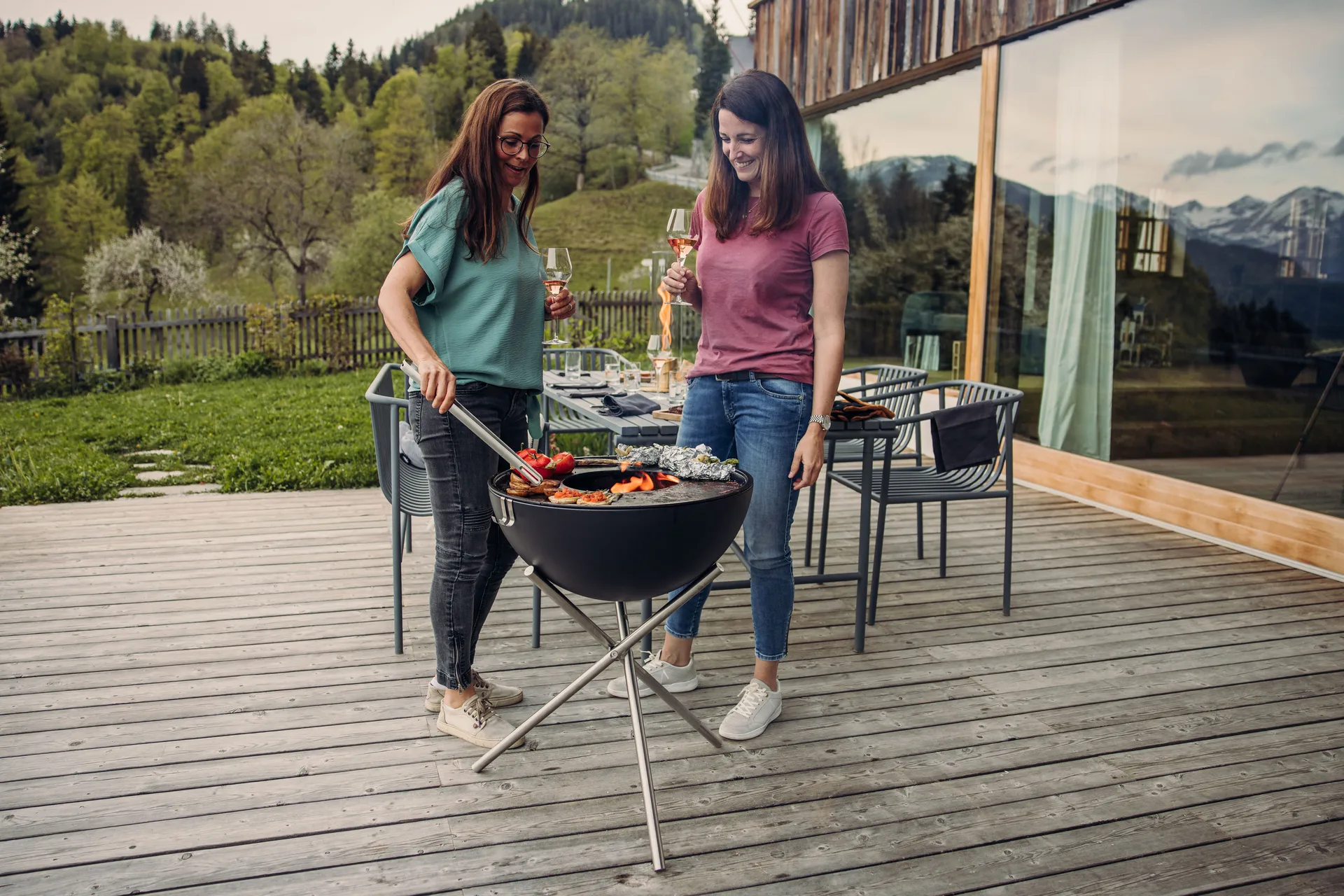 BOWL 57 kolmijalkateline, Hopea Höfats