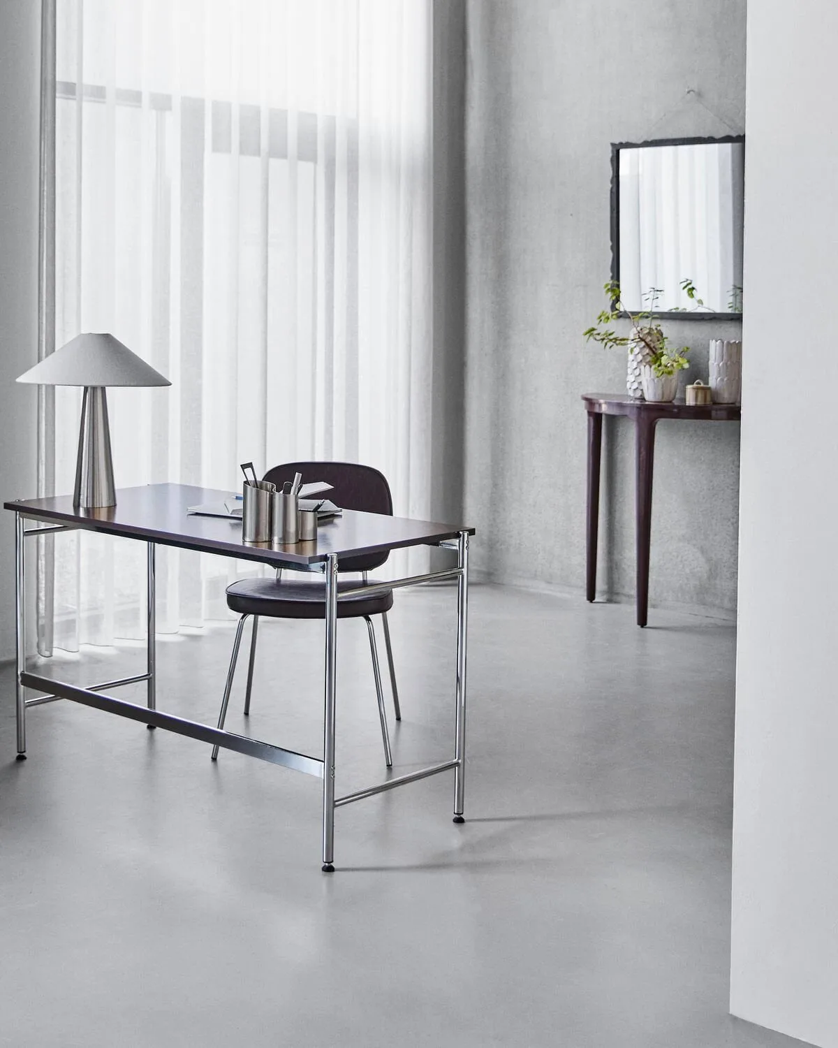 Arph kirjoituspöytä, Mulperi-kromi, 125x60x74 cm House Doctor