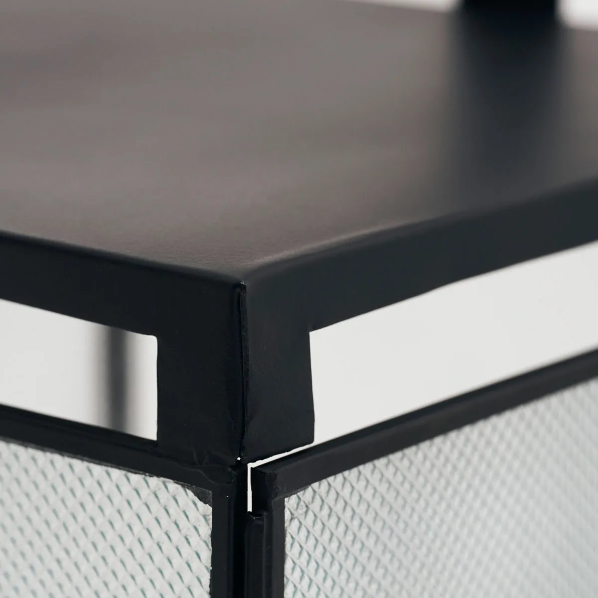 Blaze lyhty 50 cm, Musta antiikkiesine House Doctor