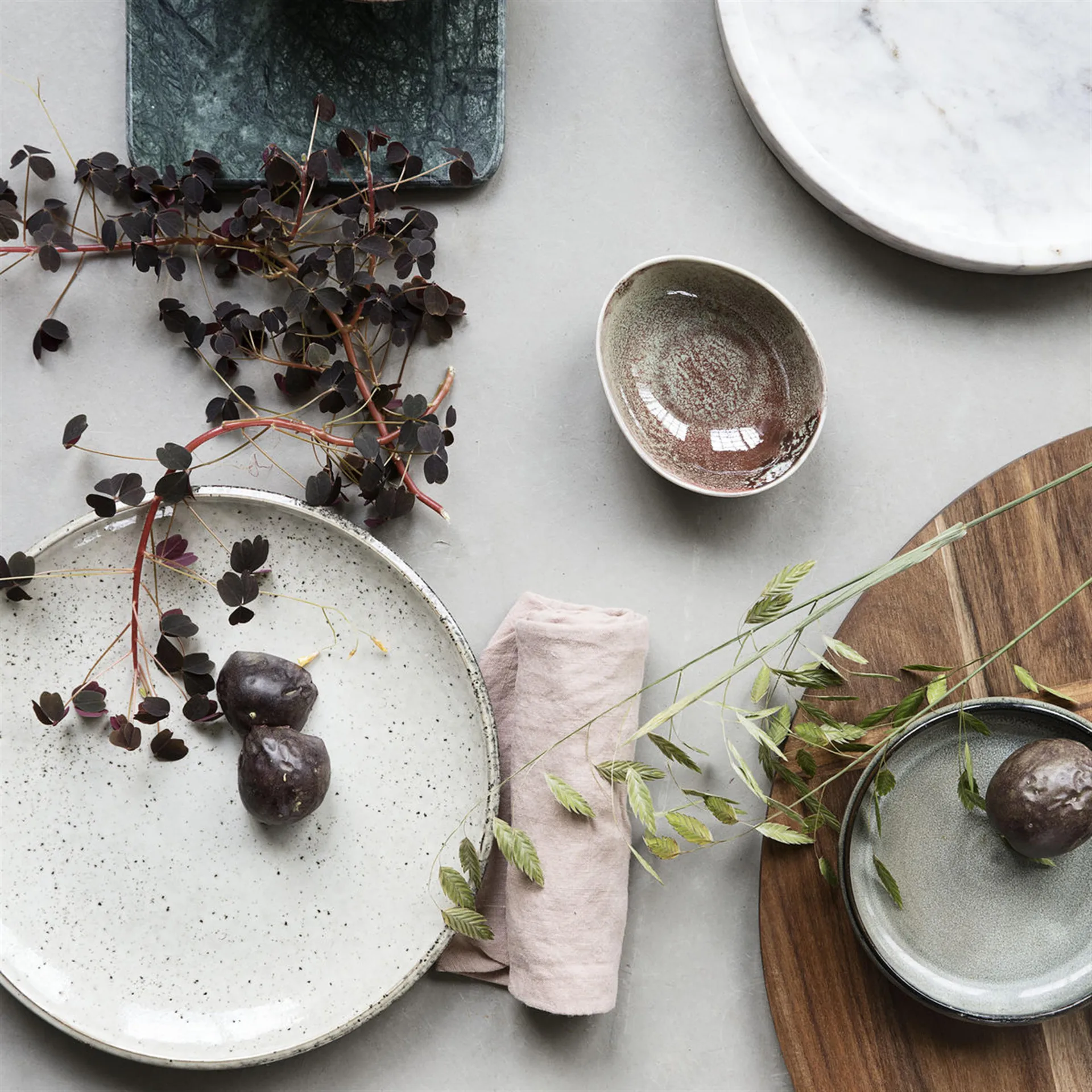 Lake -lautanen harmaa, 15.2 cm House Doctor