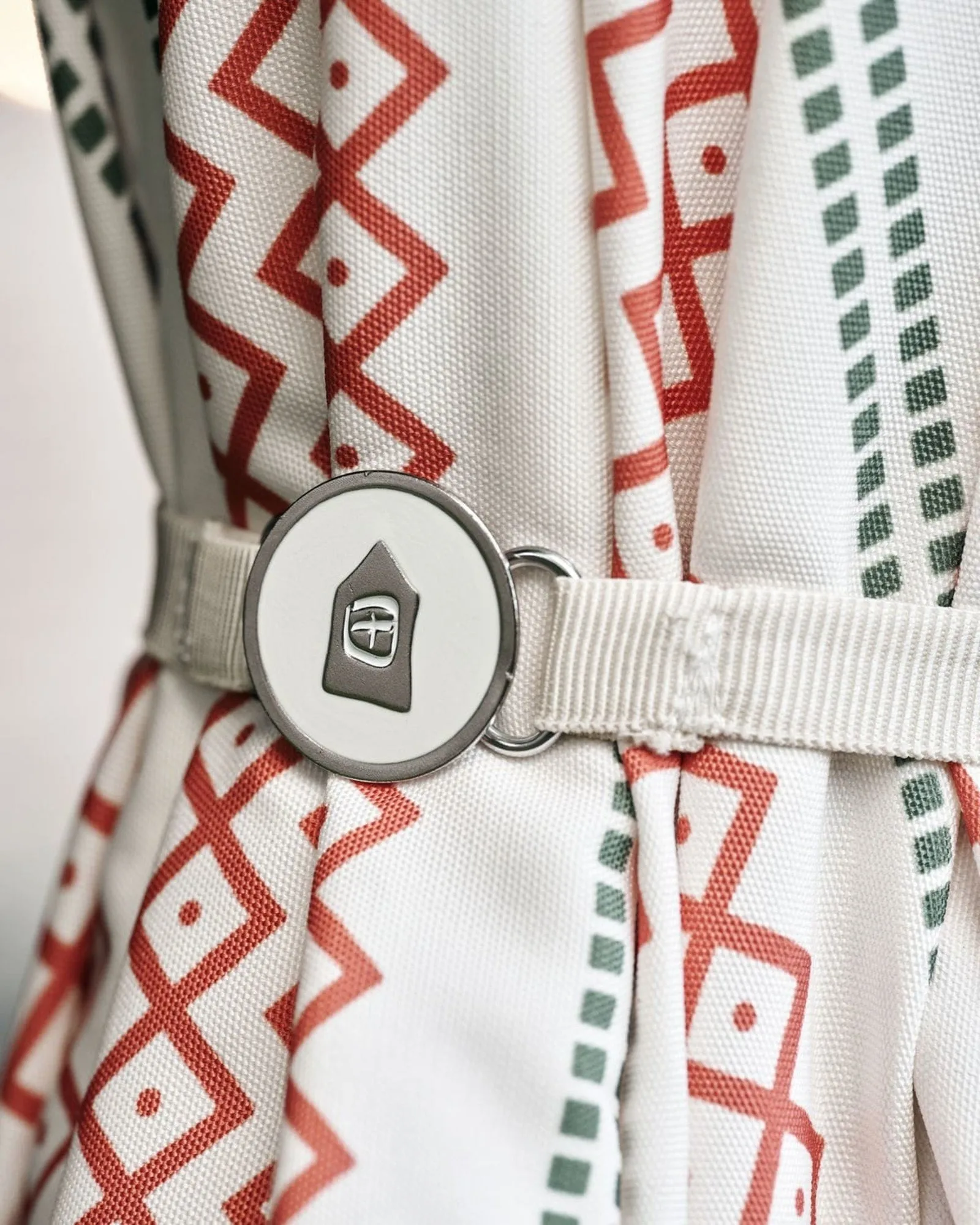 Umbra aurinkovarjo Ø190 cm, Red-green House Doctor