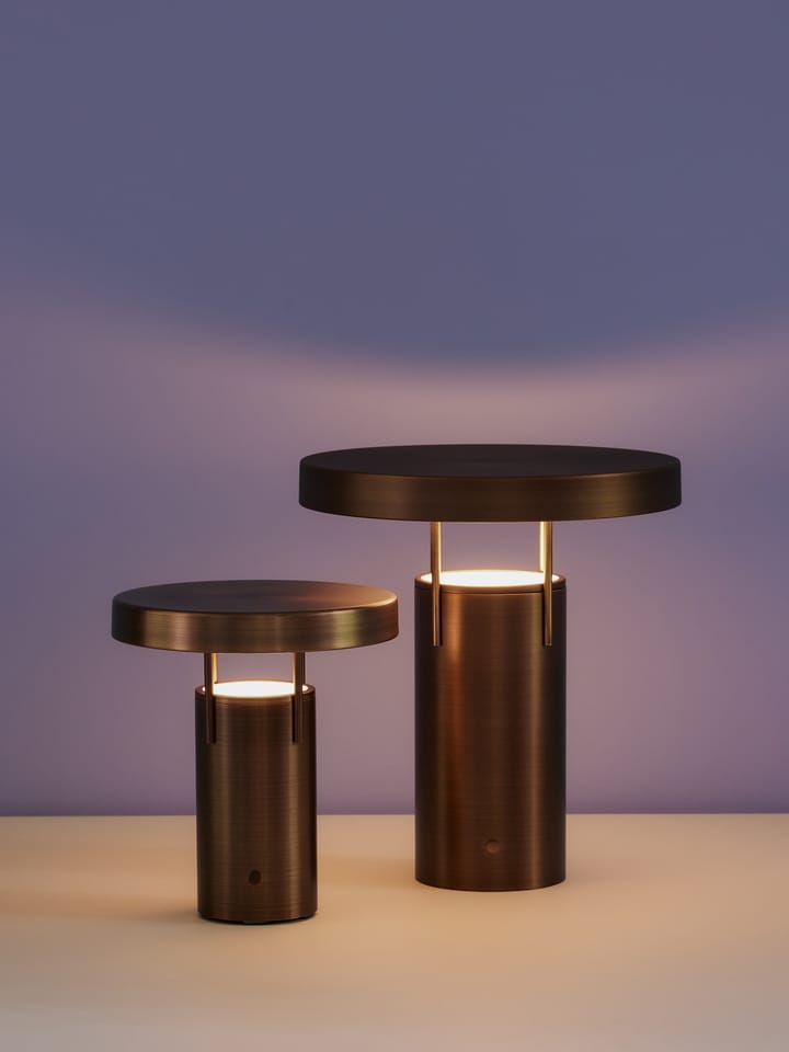 BringMe pöytävalaisin, Burnished brass. Hübsch Interior