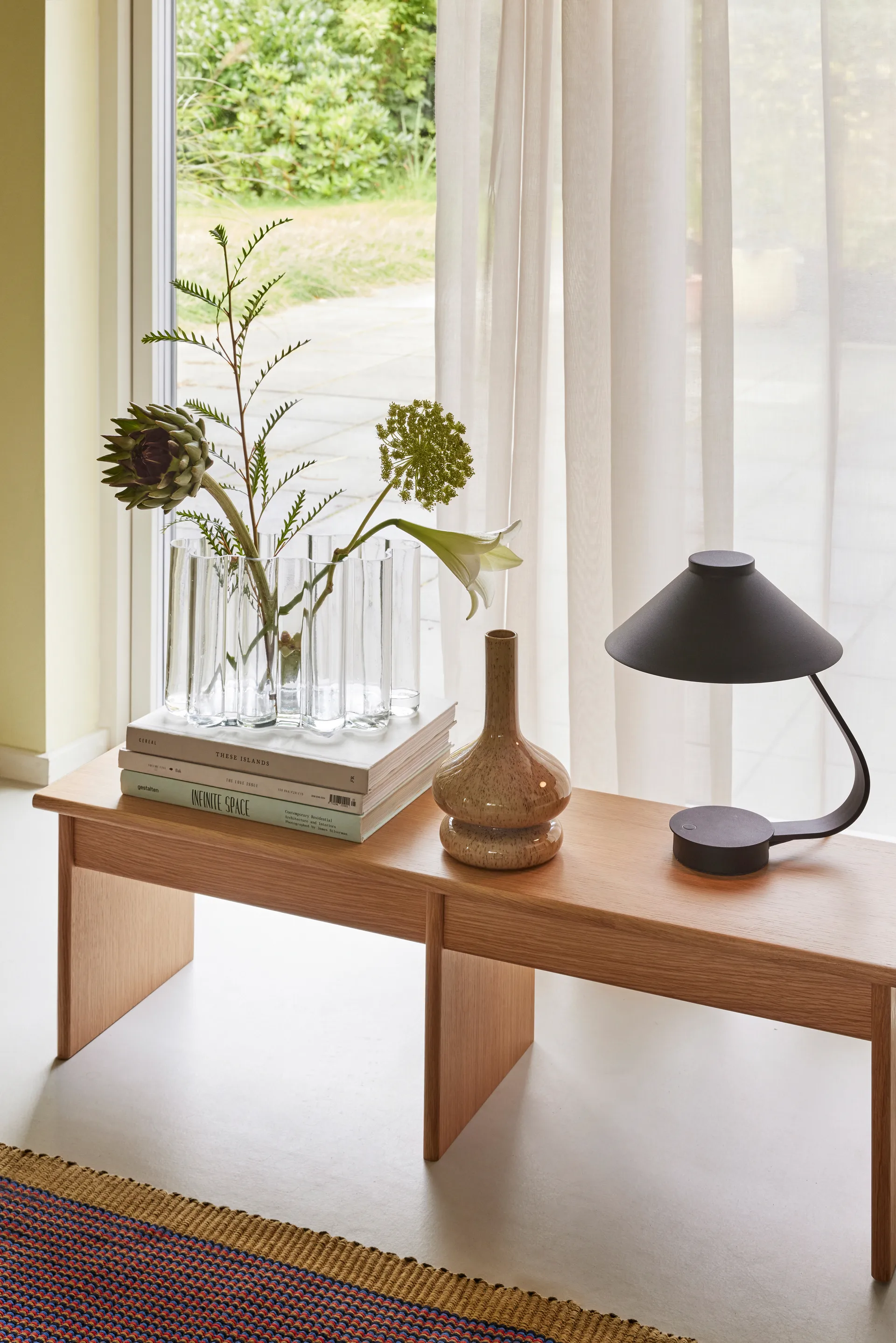 Muri pöytävalaisin, Musta Hübsch Interior