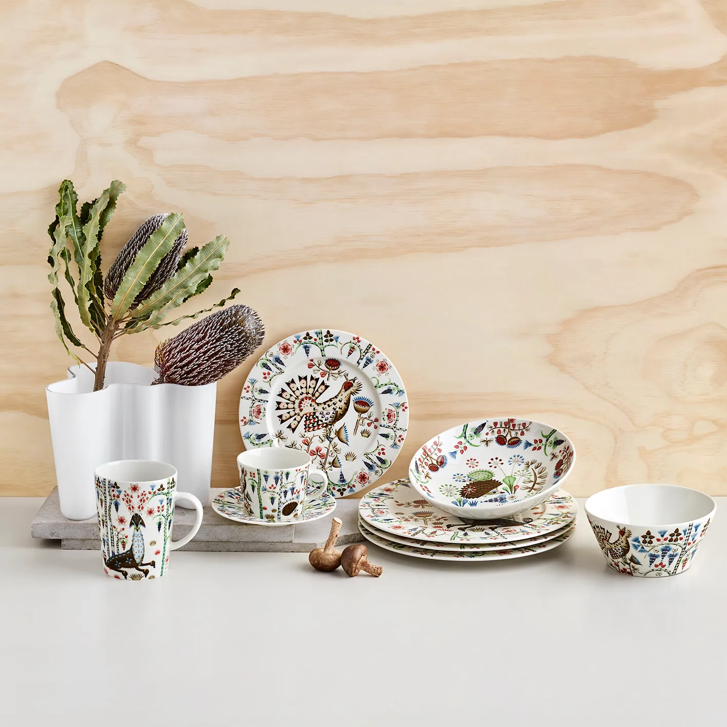 Taika Siimes lautanen 27 cm, Valkoinen Iittala