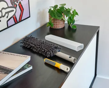 Cleantech 3-in-1 pölyhuiska muovikiskolla - Vaalea kivi - Joseph Joseph