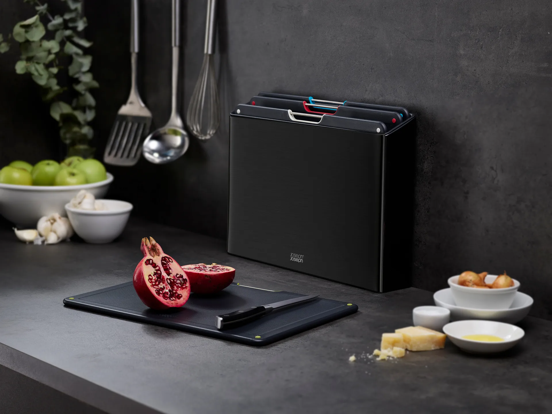 Folio steel leikkuulauta 4 osaa, Musta Joseph Joseph