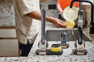 Joseph Joseph Sinktech tiskiharja terästelineellä - Läpinäkyvä - Joseph Joseph