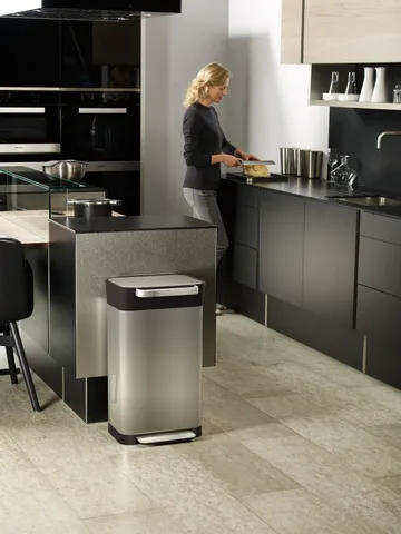 Joseph Joseph Titan jätepuristin poljettava roskis 30 L - Ruostumaton teräs - Joseph Joseph