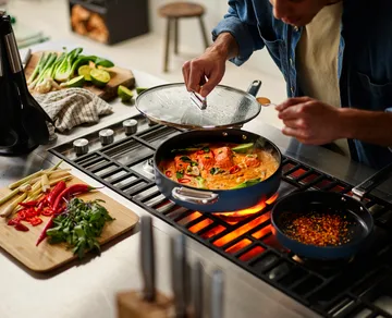 Space non stick kattila kannella Ø28 cm - Sininen - Joseph Joseph