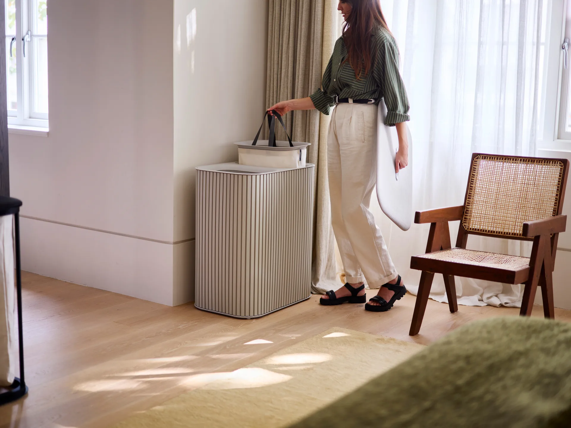 Tota Luxe pyykkikori 90 L, Ecru Joseph Joseph