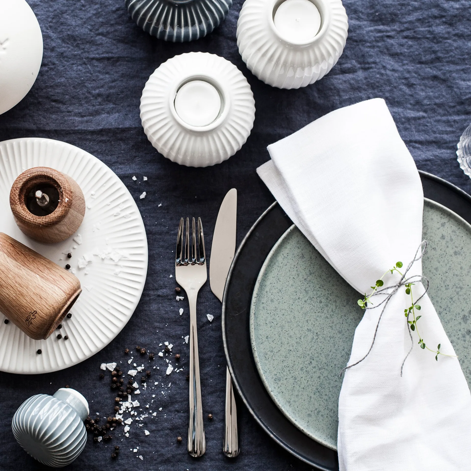 Hammershøi lämpökynttilänjalka keskikokoinen, valkoinen Kähler