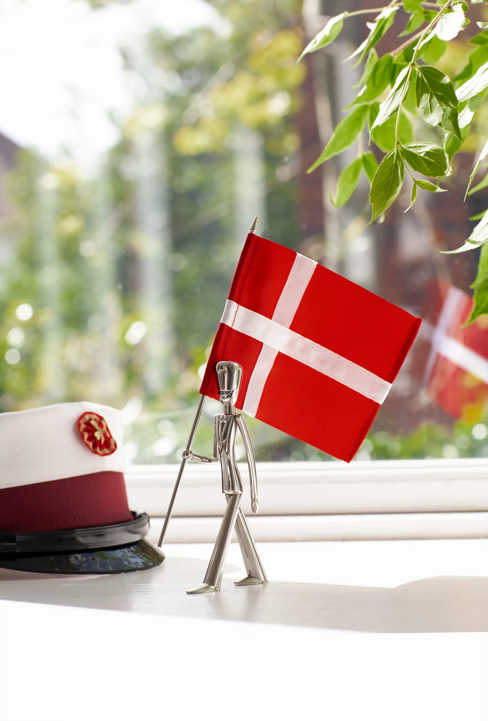 Royal Guard lippua kantava hahmo 18 cm, Polished steel Kay Bojesen