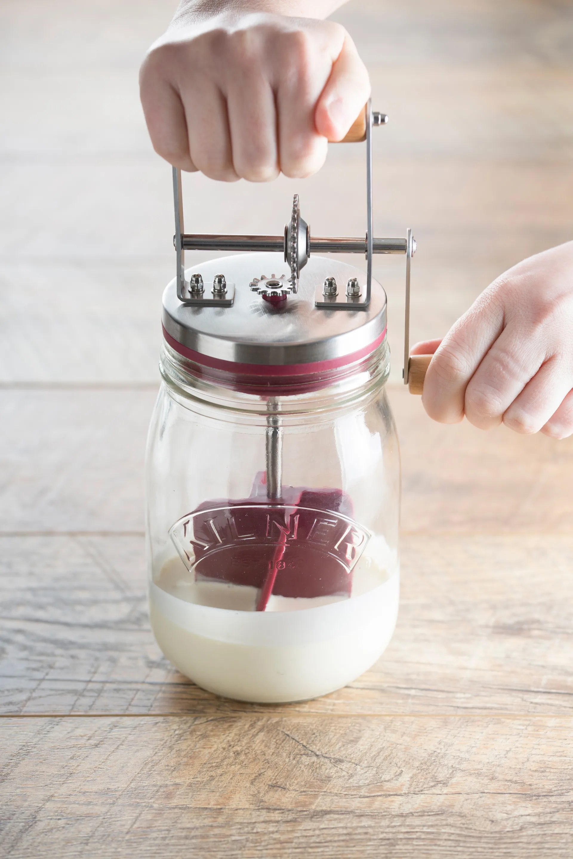 Kilner voikirnu, Kirkas punainen, 1 l Kilner