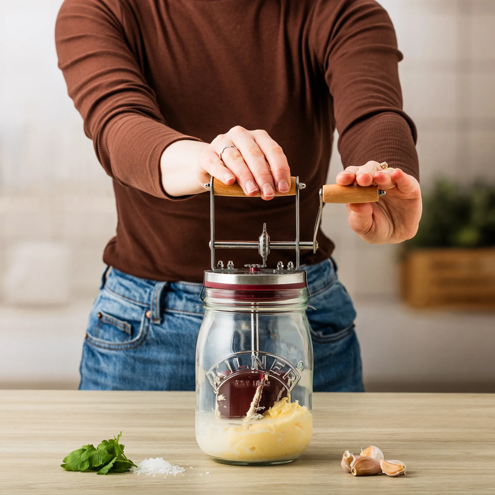 Kilner voikirnu, Kirkas punainen, 1 l Kilner