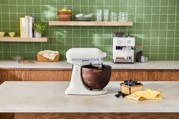 Artisan 5KSM156-keittiökone puukulholla 4,7 l - Porcelain white-walnut - KitchenAid