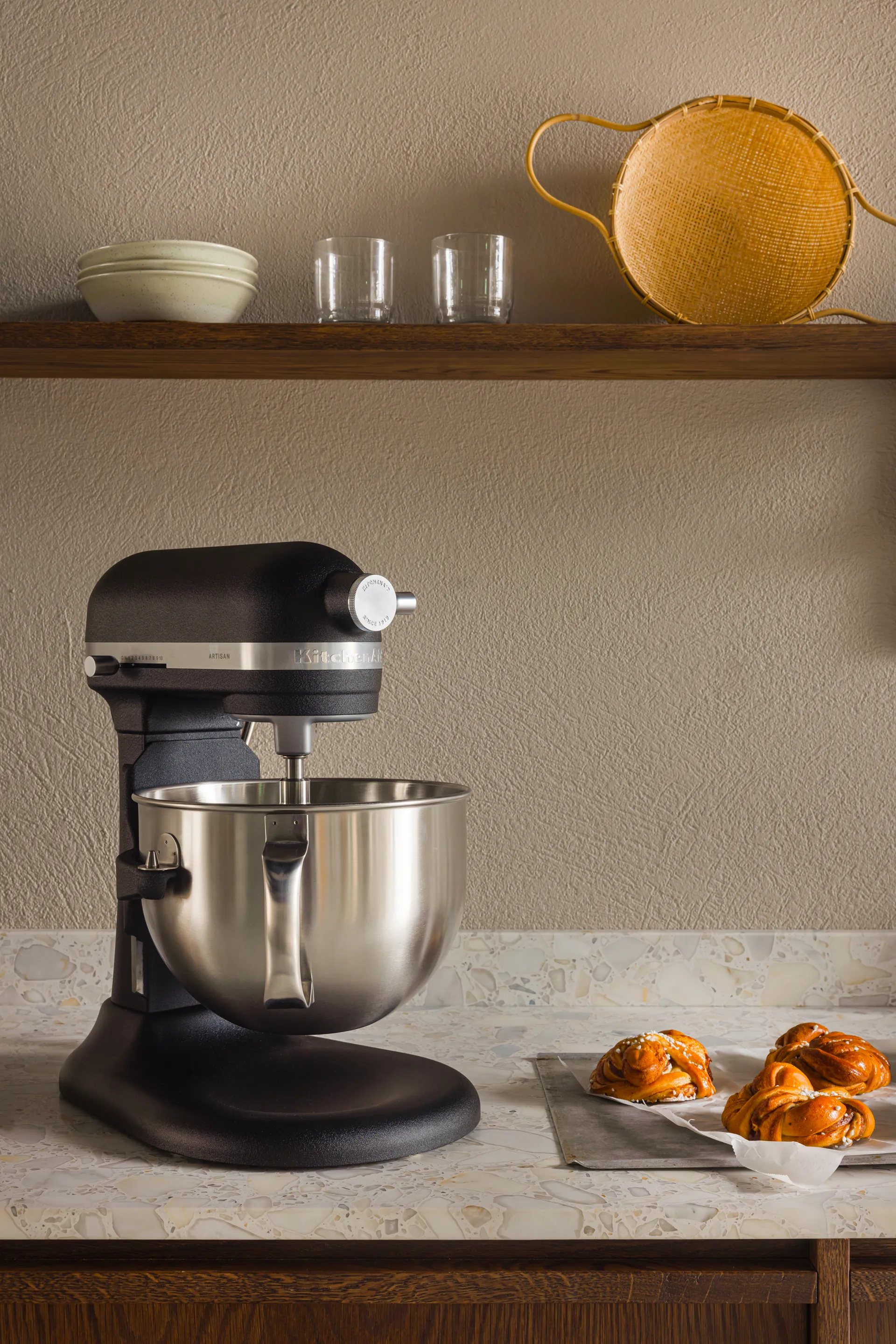 Artisan 5KSM70 keittiökone nostovarrella, 6,6 L, Cast iron black KitchenAid