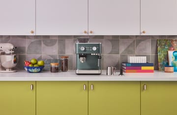 KitchenAid puoliautomaattinen espressokone jauhimella - Juniper - KitchenAid