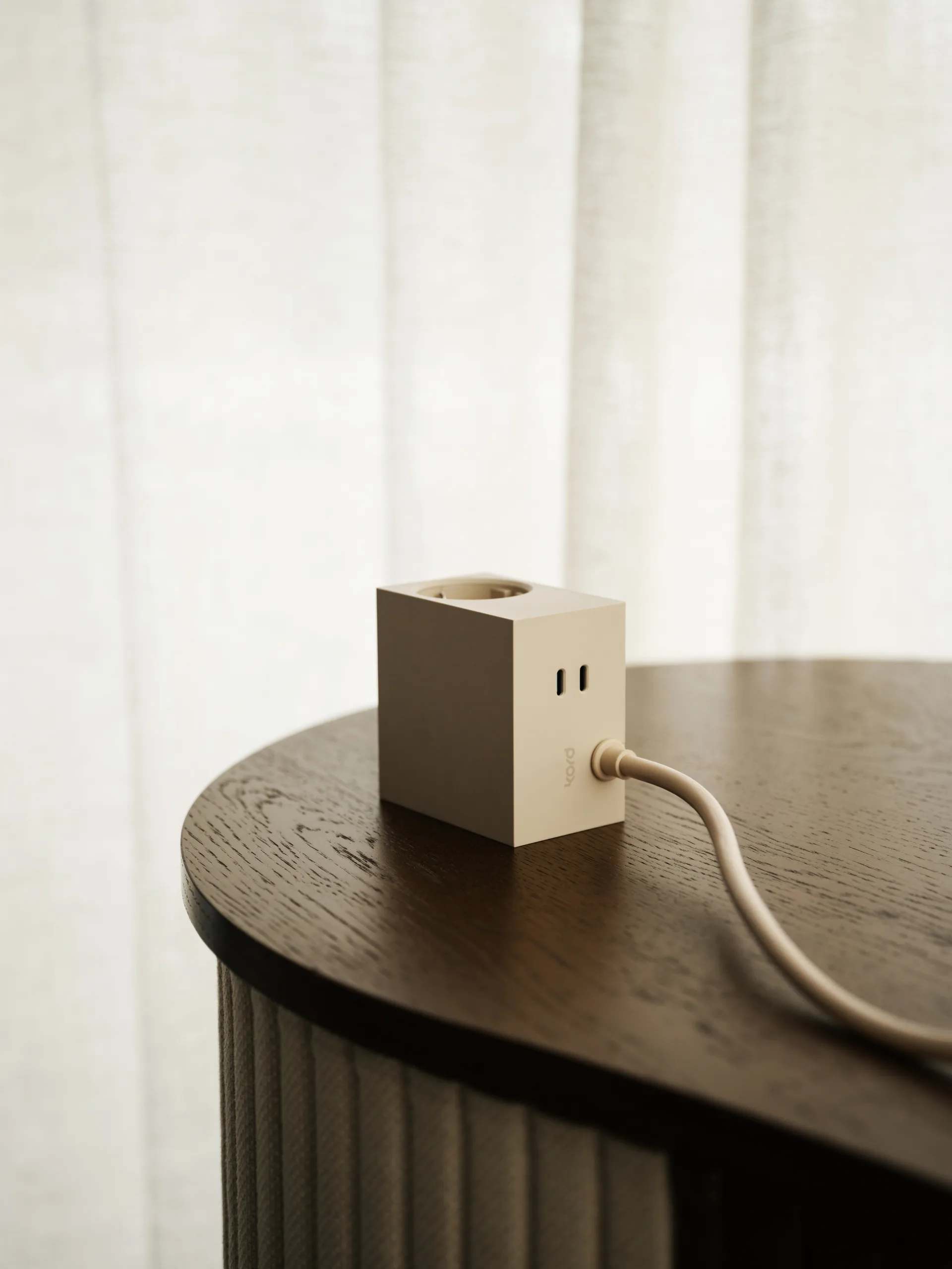 Cuboid+ haaroituspistorasia USB-C 30W 2 m, Pearled Ivory Kord