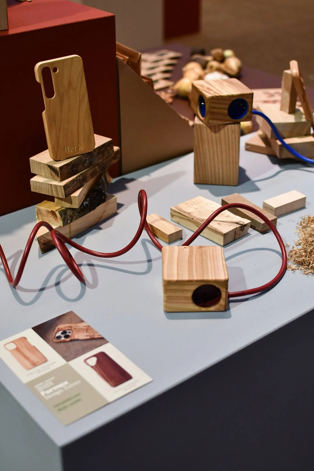 Kord x Bark woodencase-kuori Cuboid+ jatkojohtoon, kaarna Kord
