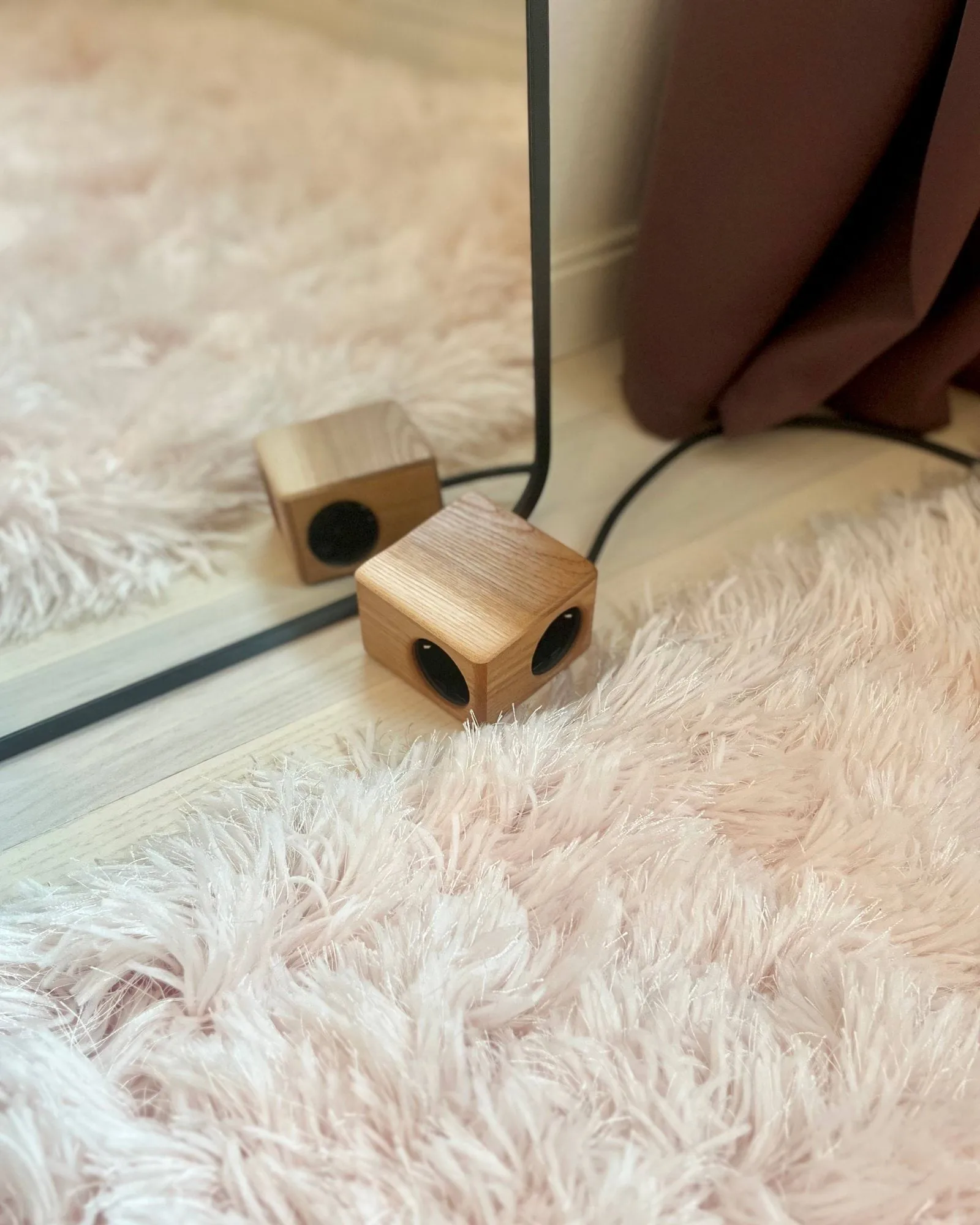Kord x Bark woodencase-kuori Cuboid+ jatkojohtoon, kaarna Kord