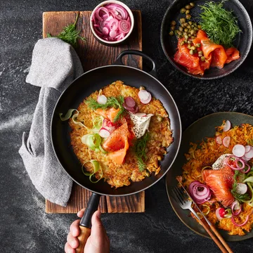 Le Creuset Signature -paistinpannu puukahvalla 28 cm - Bleu Riviera - Le Creuset