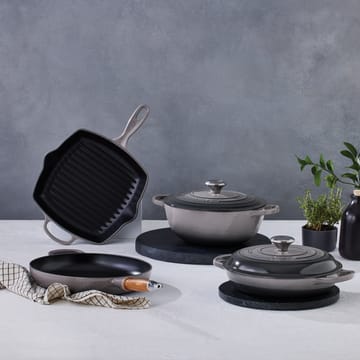 Le Creuset Signature -paistinpannu puukahvalla 28 cm - Flint - Le Creuset