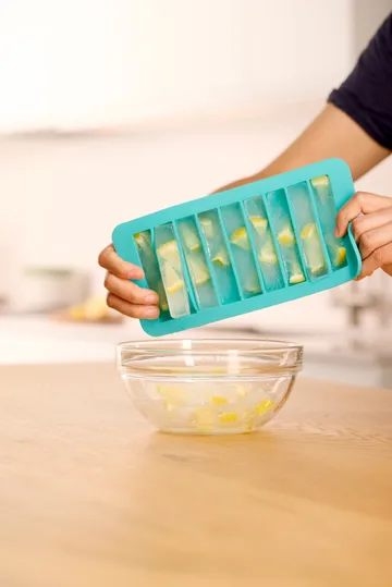 Lékué jääkuutioiden silikonimuotti kannella - Turkoosi, tikut - Lékué