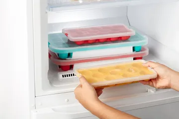 Lékué pyöreä jääpalamuotti silikoni kannella - Punainen - Lékué