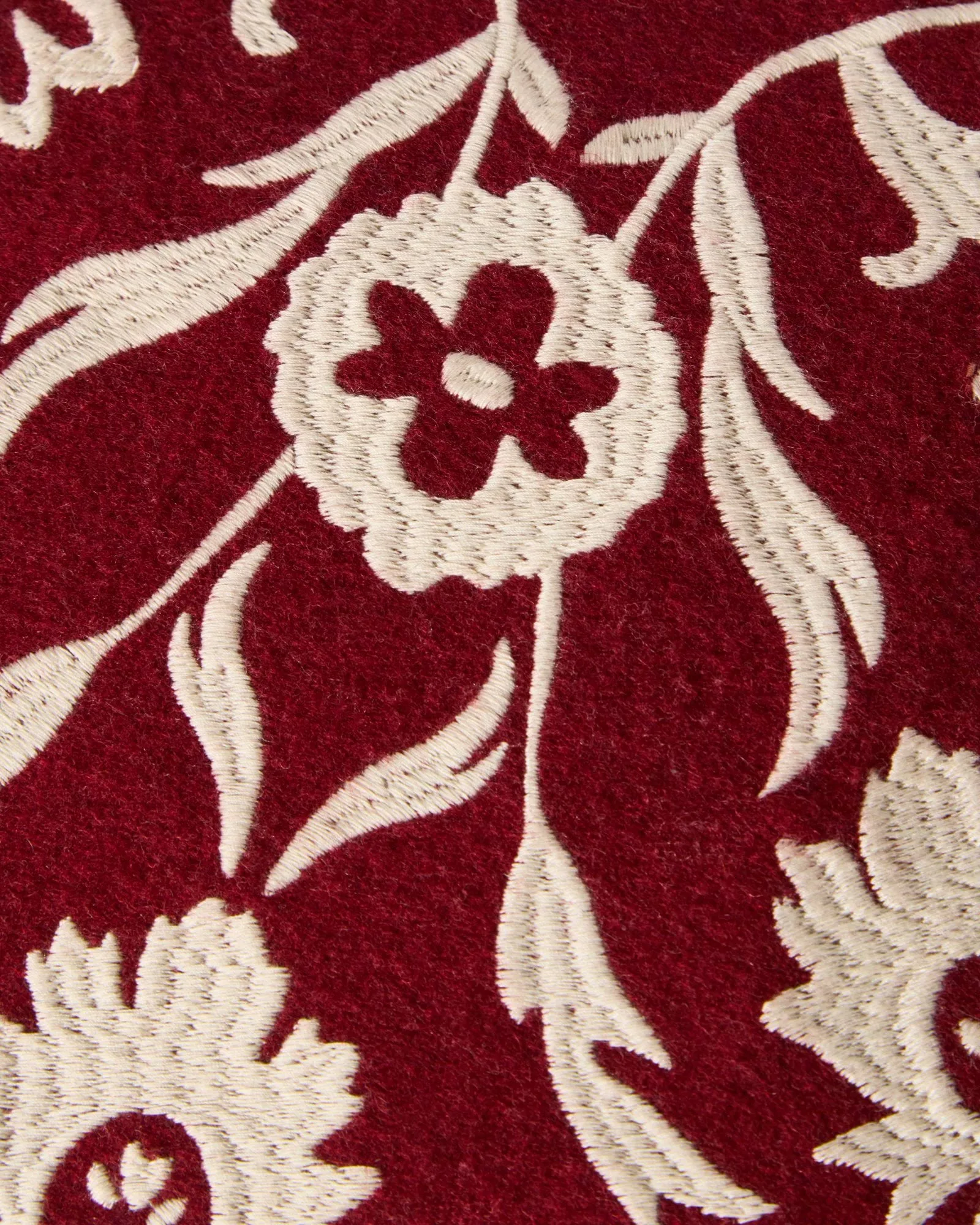 Flower Embroidered Wool Mix tyynyliina 50x50 cm, Red-Light beige Lexington