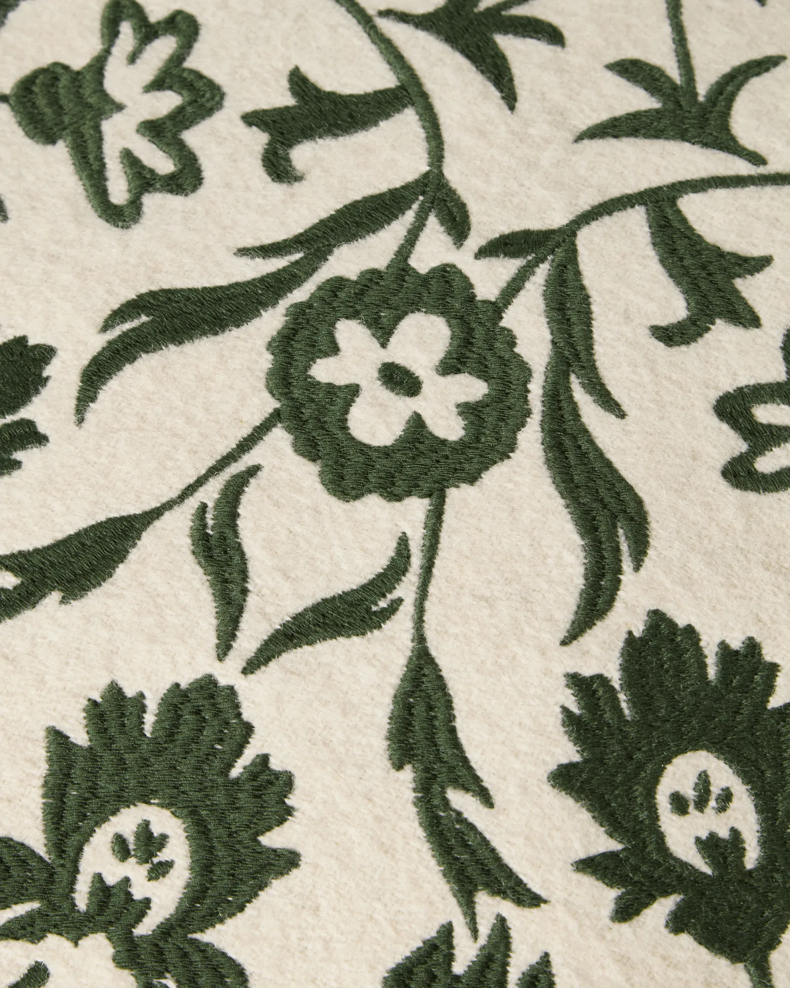 Flower Embroidered Wool Mix tyynyliina 50x50 cm, Vaalea beige-vihreä Lexington