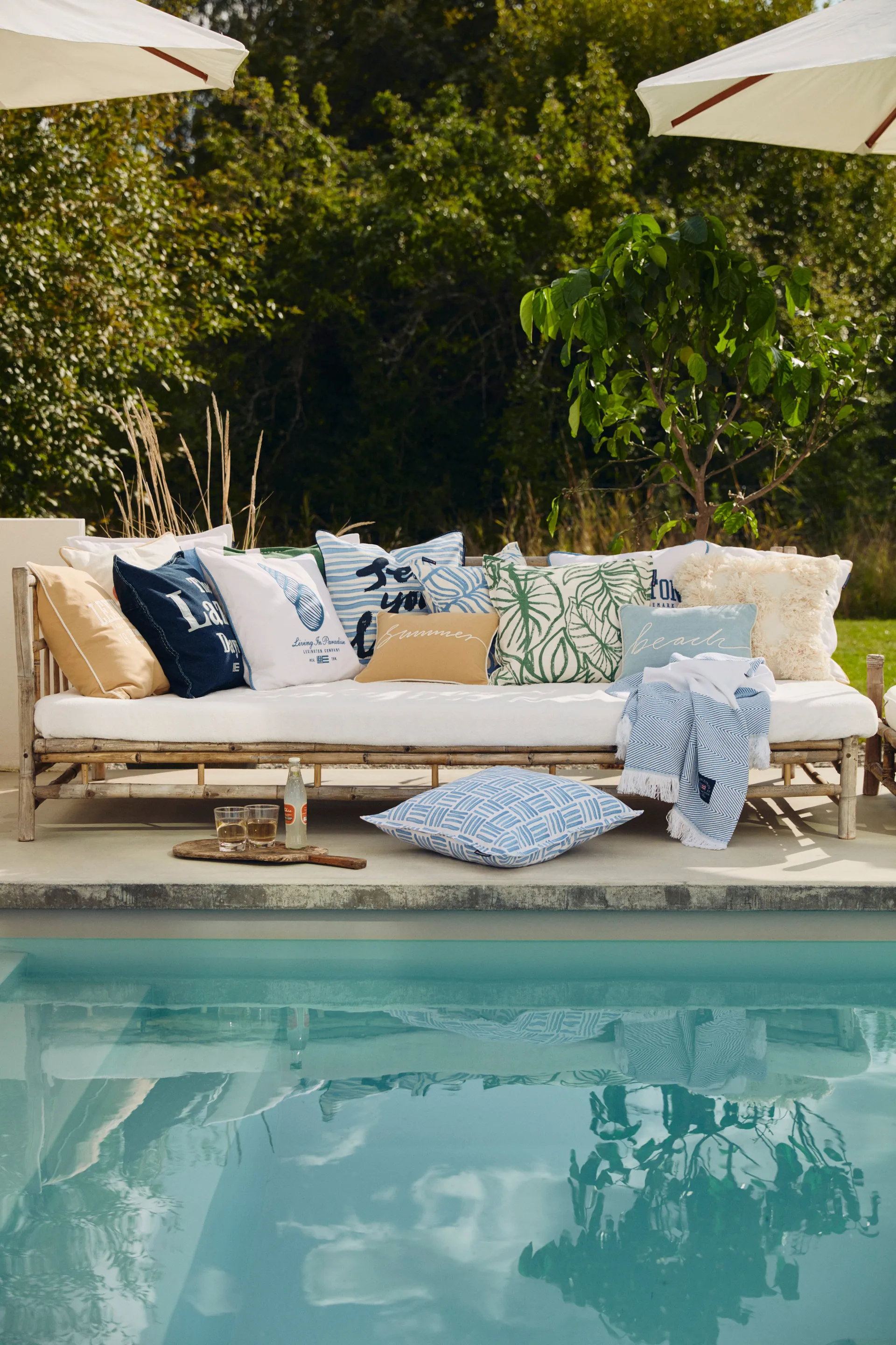 Graphic Printed Cotton Canvas -tyynynpäällinen 50x50 cm, Blue-White Lexington