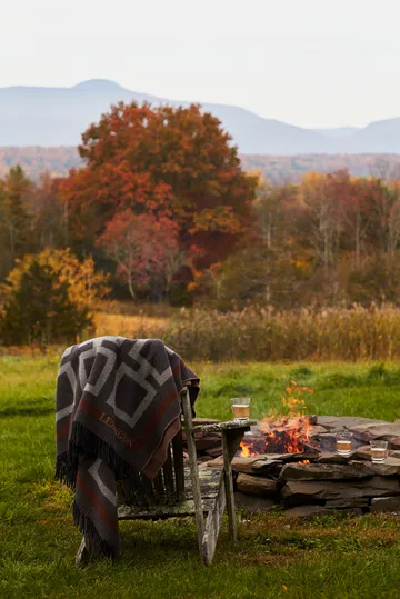 Graphic Recycled Wool -torkkupeitto 130 x 170 cm - Dark gray-white-brown - Lexington