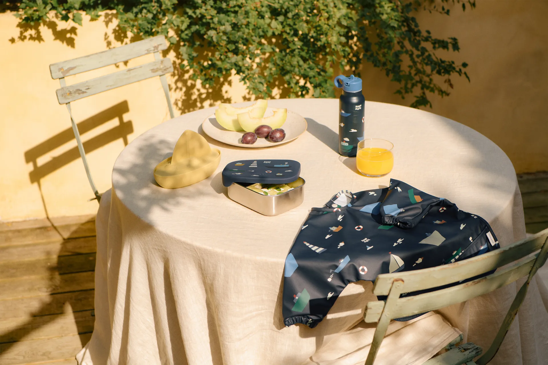 Merle ruokalappu hihalla, Sailing classic navy Liewood