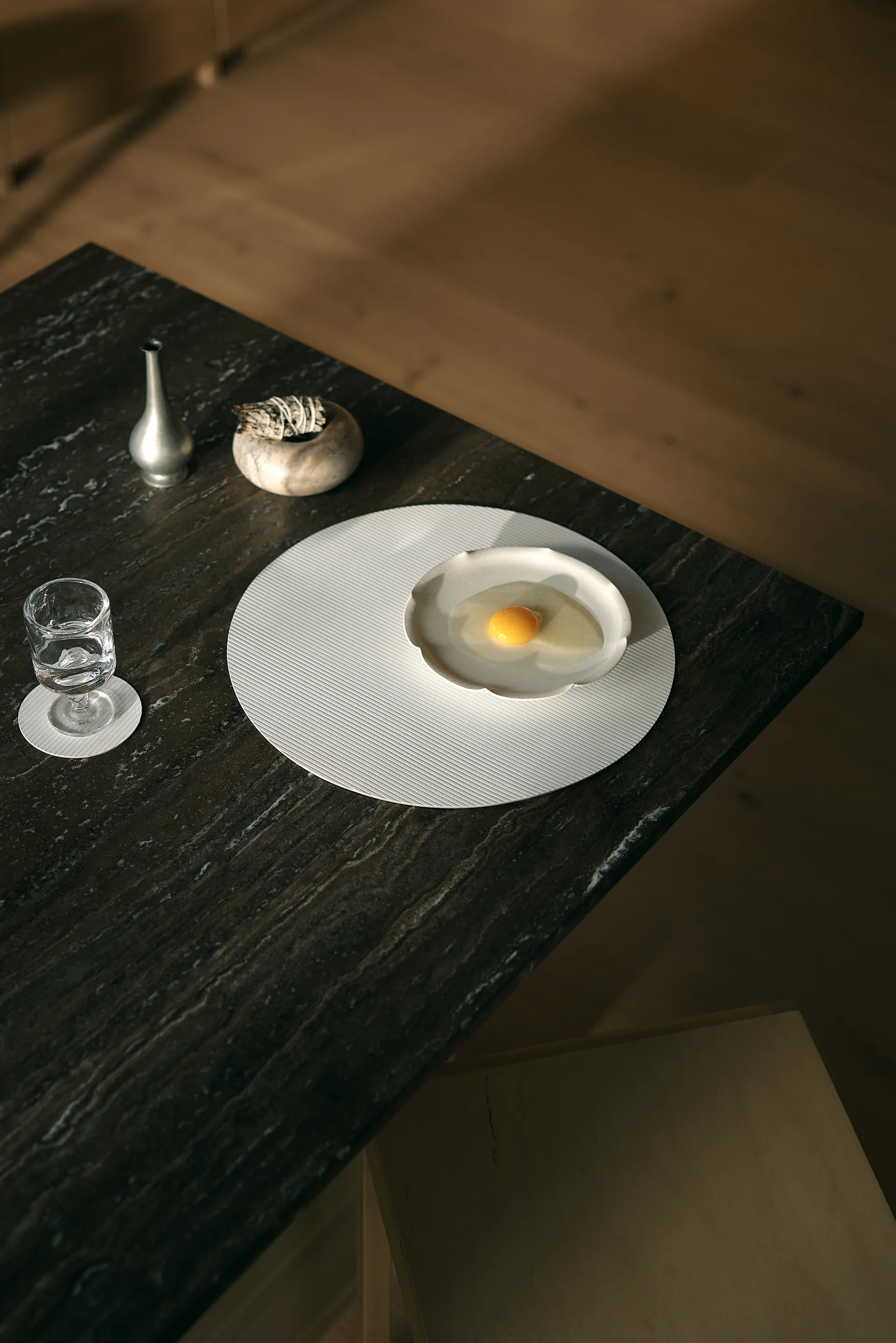 Corduroy lasinalunen, Puhdas valkoinen, ympyrä LIND DNA