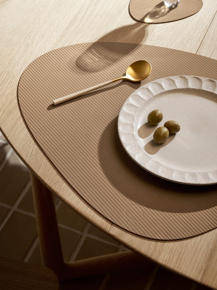 Corduroy pöytätabletti curve L, Nougat LIND DNA