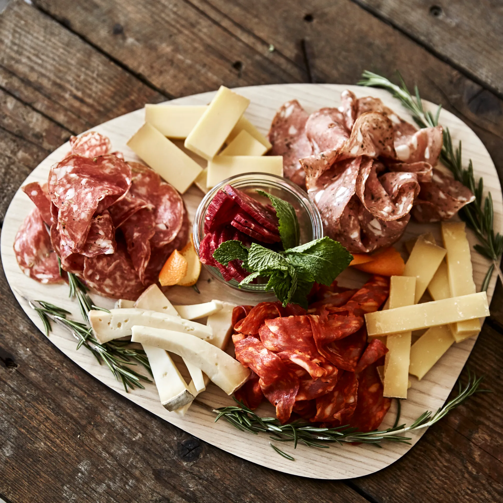 Cut & Serve curve leikkuulauta, L, Pihlaja LIND DNA