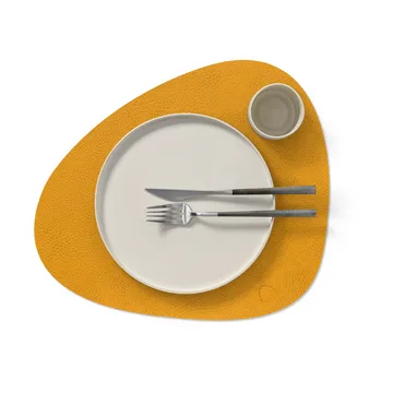 Hippo pöytätabletti kaareva - curry, 44x37 cm - LIND DNA