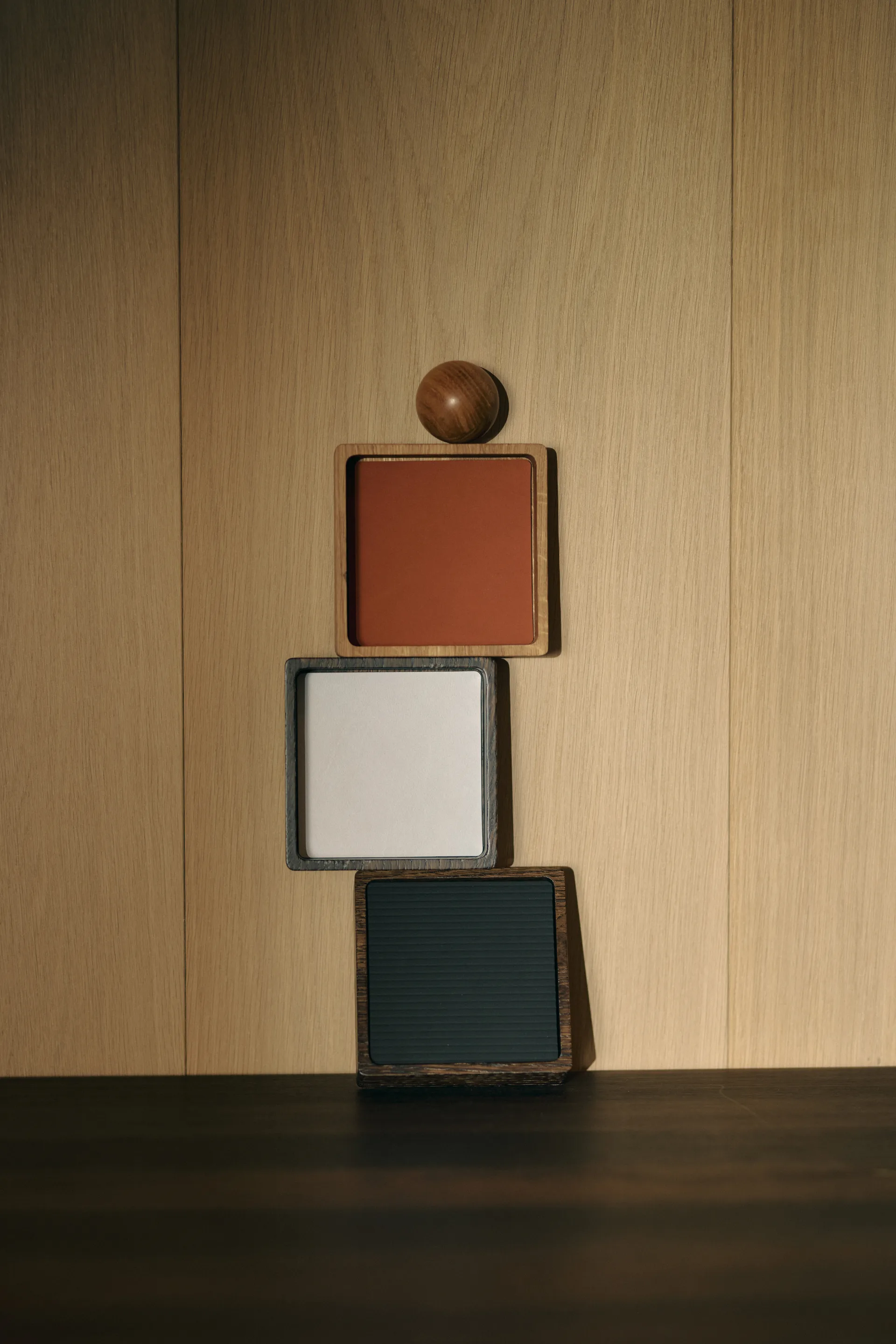 Nupo lasinalunen square, Ruoste LIND DNA